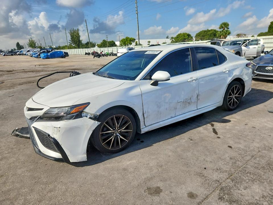 Продажа на аукционе авто 2021 Toyota Camry, vin: 4T1G11AK6MU515824, номер лота: 66289826