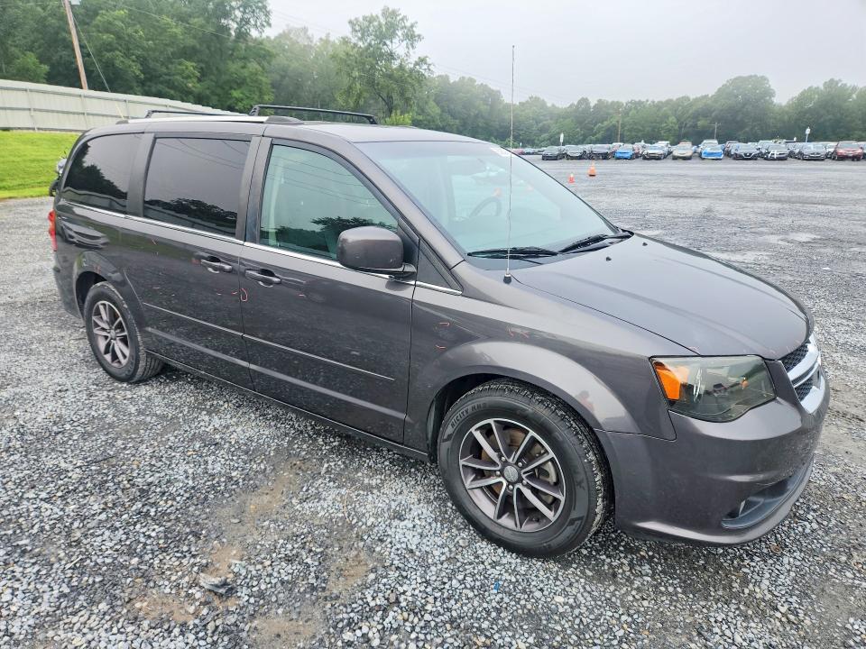 63883056 :رقم المزاد ، 2C4RDGCG7HR817769 vin ، 2017 Dodge Grand Caravan مزاد بيع