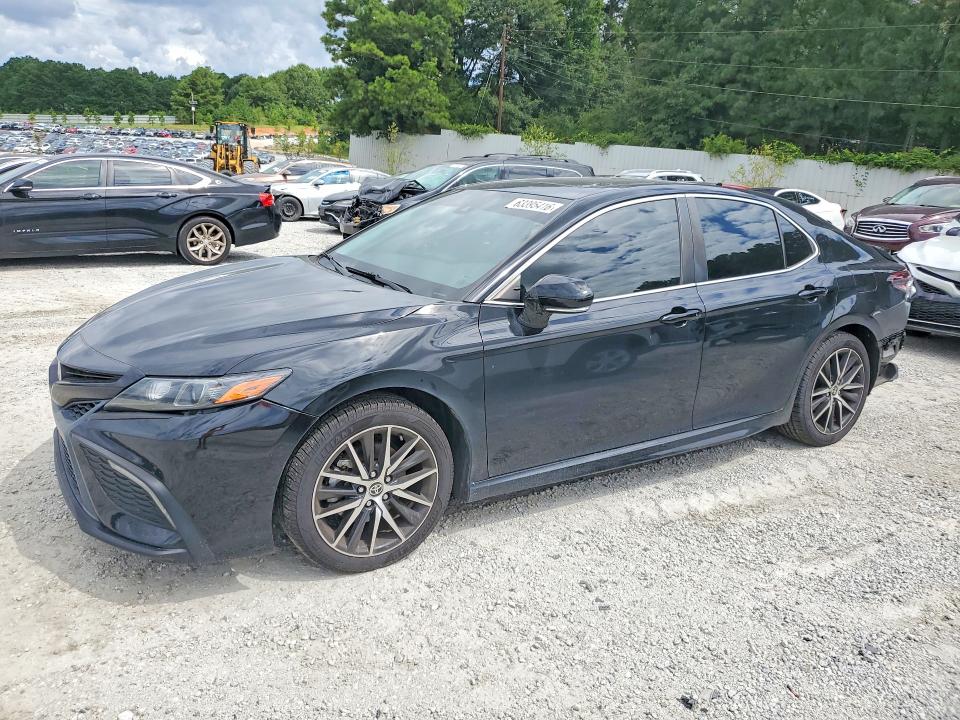 63395416 :رقم المزاد ، 4T1S11AK5NU662115 vin ، 2022 Toyota Camry مزاد بيع