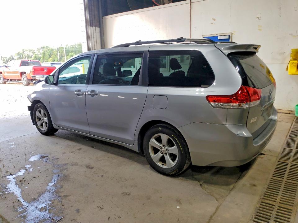 2012 Toyota Sienna მანქანა იყიდება აუქციონზე, vin: 5TDKK3DC9CS180380, აუქციონის ნომერი: 64217976