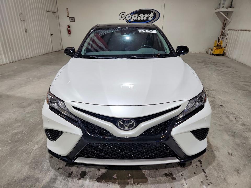 2019 Toyota Camry მანქანა იყიდება აუქციონზე, vin: 4T1B61HK4KU167715, აუქციონის ნომერი: 64978986