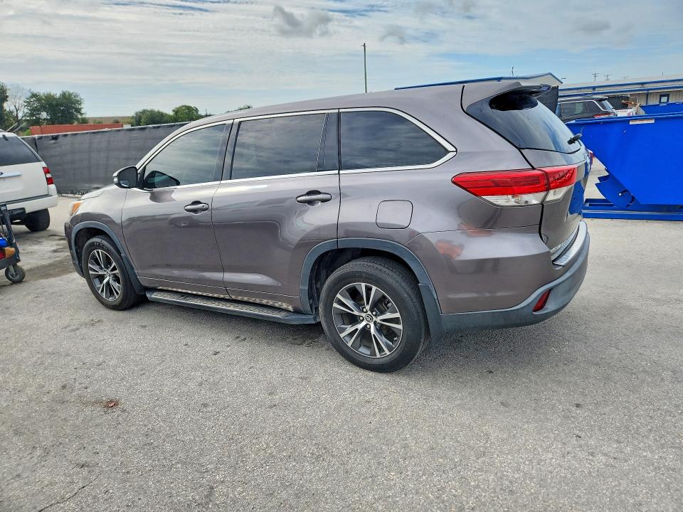 2017 Toyota Highlander მანქანა იყიდება აუქციონზე, vin: 5TDZARFH9HS023291, აუქციონის ნომერი: 63844726