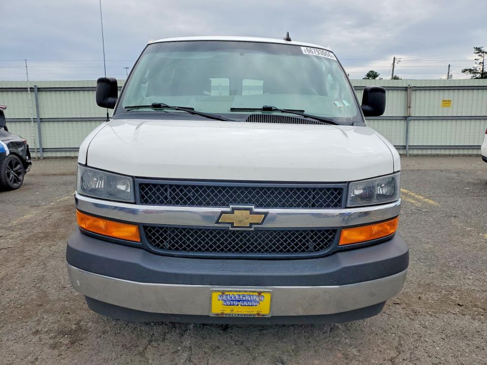 66793066 :رقم المزاد ، 1GCWGAFP7N1277620 vin ، 2022 Chevrolet Express G2500 مزاد بيع