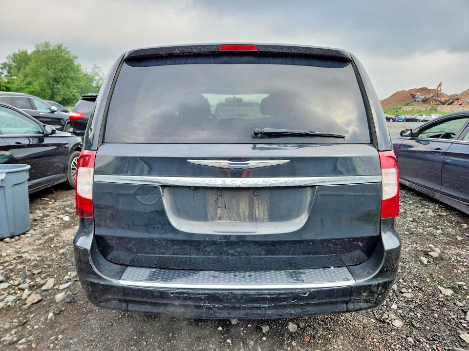 63235796 :رقم المزاد ، 2C4RC1BG1DR682591 vin ، 2013 Chrysler Town & Country مزاد بيع