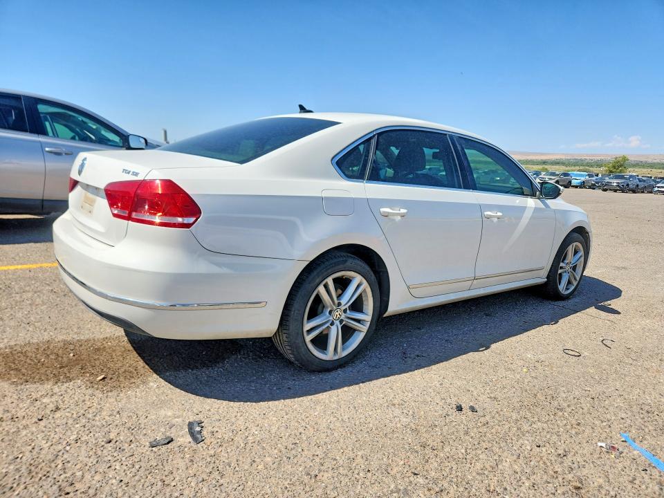 65539386 :رقم المزاد ، 1VWBN7A33CC060723 vin ، 2012 Volkswagen Passat مزاد بيع