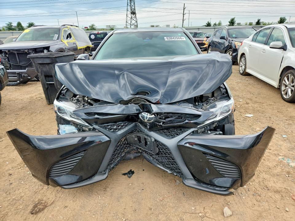 63842666 :رقم المزاد ، 4T1G11AK5LU990637 vin ، 2020 Toyota Camry مزاد بيع