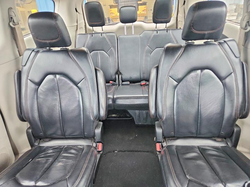 64803186 :رقم المزاد ، 2C4RC1EG8JR148379 vin ، 2018 Chrysler Pacifica مزاد بيع