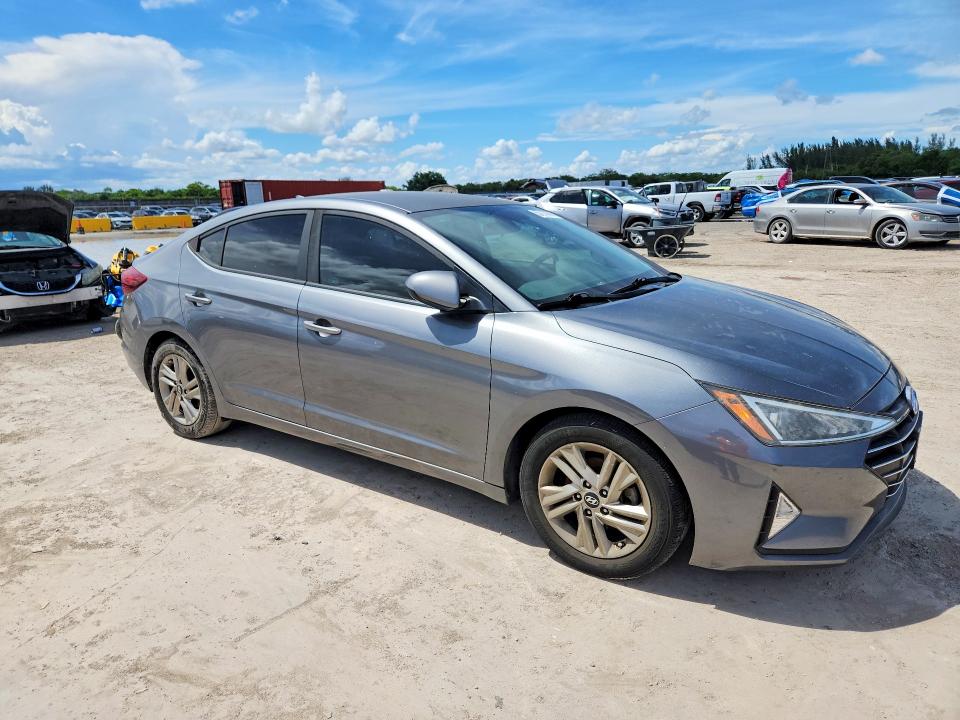 65713006 :رقم المزاد ، 5NPD84LF8KH479680 vin ، 2019 Hyundai Elantra مزاد بيع