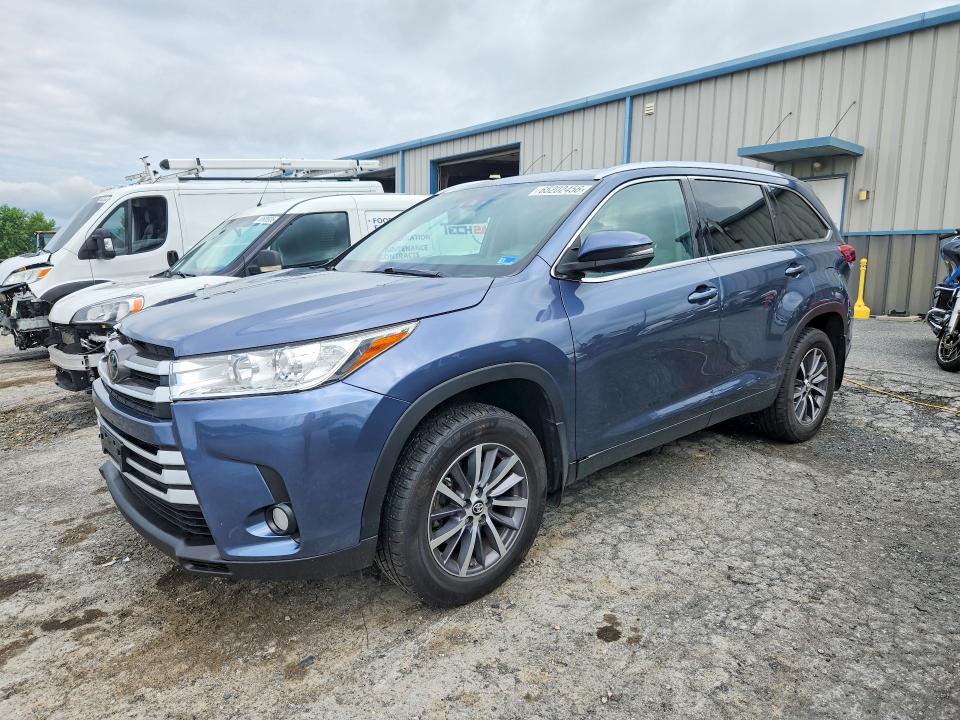 Продажа на аукционе авто 2019 Toyota Highlander, vin: 5TDJZRFH5KS944033, номер лота: 65202456