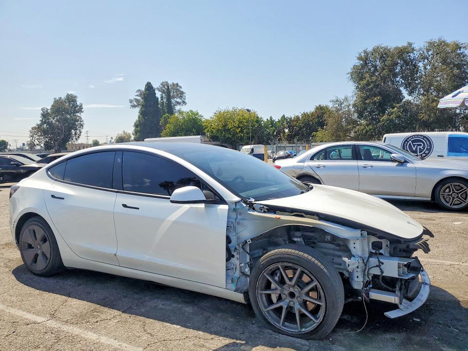 Продажа на аукционе авто 2022 Tesla Model 3, vin: 5YJ3E1EA6NF298326, номер лота: 64289596