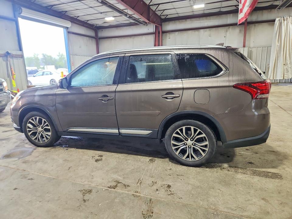 65532796 :رقم المزاد ، JA4AZ3A35HZ012697 vin ، 2017 Mitsubishi Outlander مزاد بيع