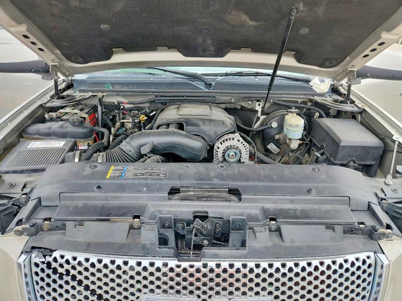 65123206 :رقم المزاد ، 1GNEK13Z25R273760 vin ، 2005 Chevrolet Tahoe مزاد بيع