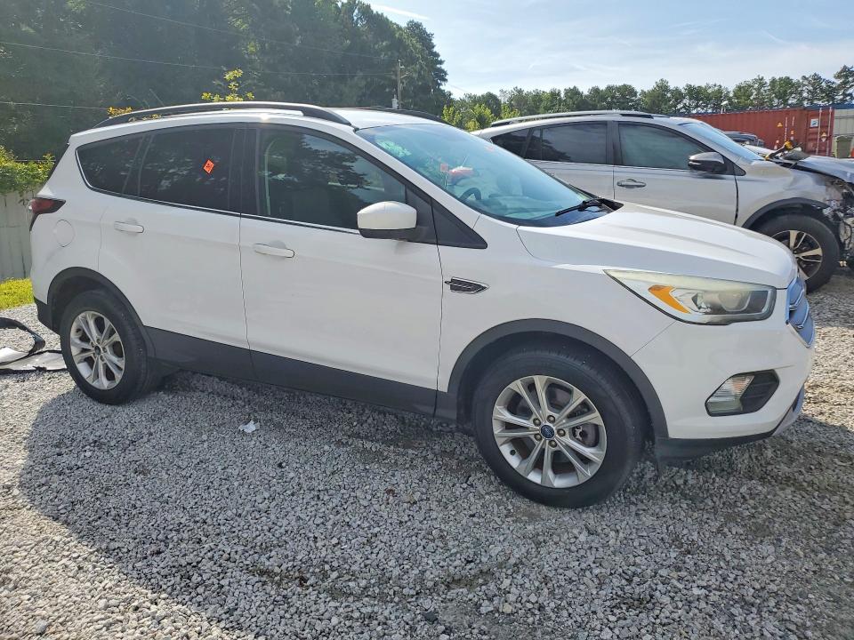 2017 Ford Escape მანქანა იყიდება აუქციონზე, vin: 1FMCU9GD5HUA35129, აუქციონის ნომერი: 64542106