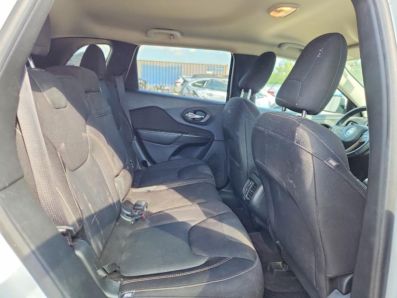 66003296 :رقم المزاد ، 1C4PJMCB6HW555852 vin ، 2017 Jeep Cherokee مزاد بيع