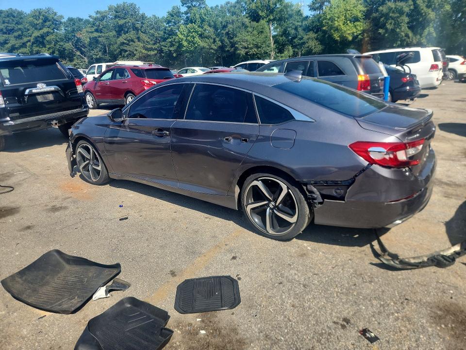 Продажа на аукционе авто 2018 Honda Accord, vin: 1HGCV1F3XJA215288, номер лота: 65135476