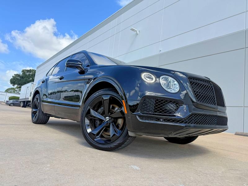 67519416 :رقم المزاد ، SJAAC2ZV8HC014584 vin ، 2017 Bentley Bentayga مزاد بيع