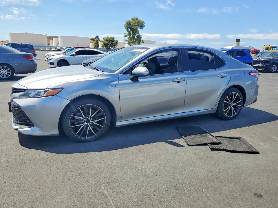 Auction sale of the 2018 Toyota Camry, vin: 4T1B31HK0JU504114, lot number: 63911016