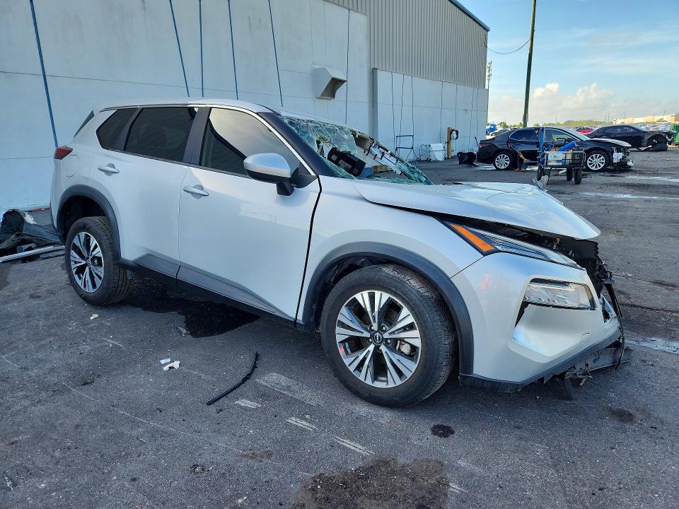 64277026 :رقم المزاد ، 5N1BT3BA8PC775495 vin ، 2023 Nissan Rogue مزاد بيع
