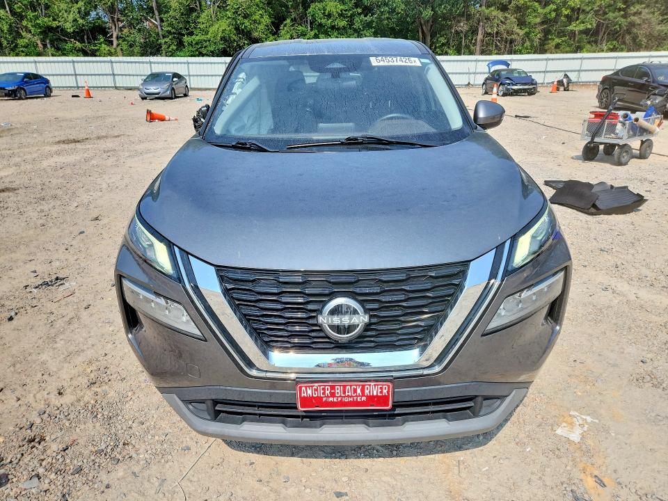 64537426 :رقم المزاد ، 5N1BT3BB6NC704849 vin ، 2022 Nissan Rogue مزاد بيع