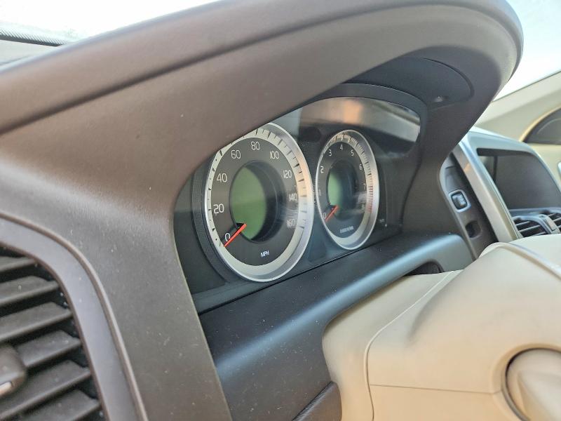 2013 Volvo Xc60 მანქანა იყიდება აუქციონზე, vin: YV4952DL4D2412387, აუქციონის ნომერი: 65700556