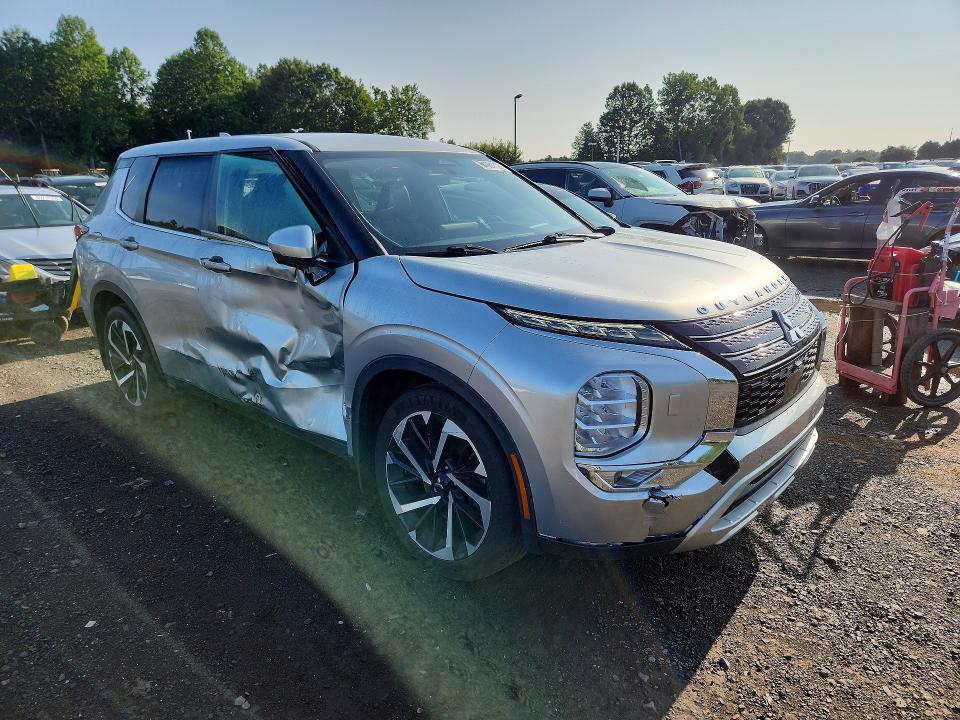 Продаж на аукціоні авто 2022 Mitsubishi Outlander, vin: JA4J4UA89NZ051322, номер лоту: 64981726