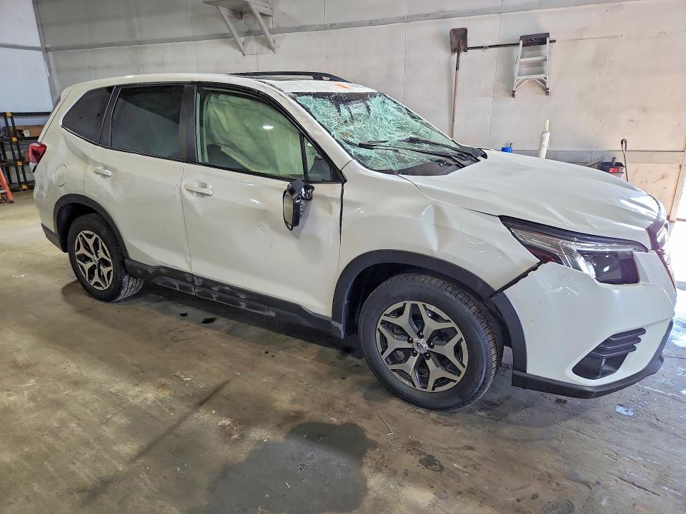 2022 Subaru Forester მანქანა იყიდება აუქციონზე, vin: JF2SKAEC4NH493848, აუქციონის ნომერი: 63476876