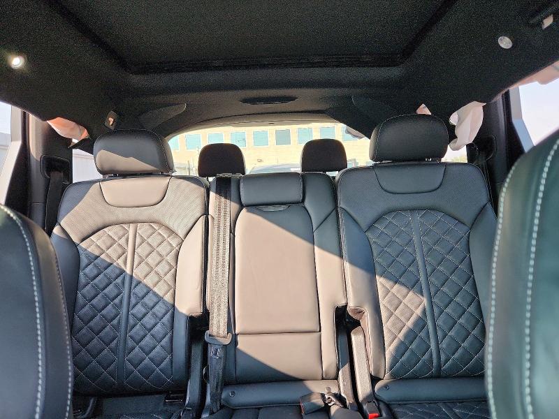 64106256 :رقم المزاد ، WA1VWBF73ND021097 vin ، 2022 Audi Sq7 مزاد بيع