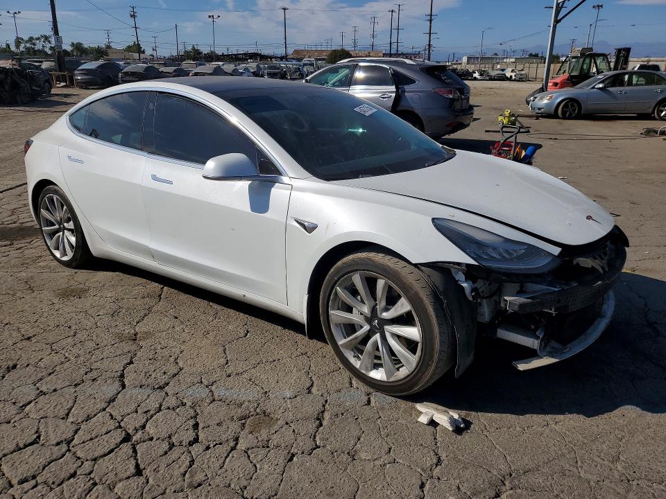 Продажа на аукционе авто 2018 Tesla Model 3, vin: 5YJ3E1EBXJF088721, номер лота: 64673156
