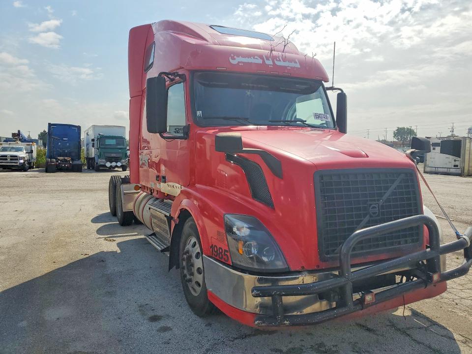 65437436 :رقم المزاد ، 4V4NC9THXBN533115 vin ، 2011 Volvo Vn مزاد بيع