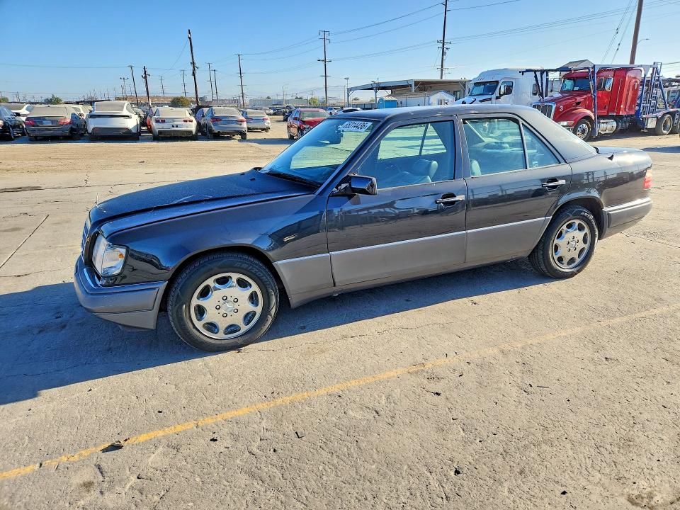 1995 Mercedes-benz E მანქანა იყიდება აუქციონზე, vin: WDBEA32E5SC159125, აუქციონის ნომერი: 65314436