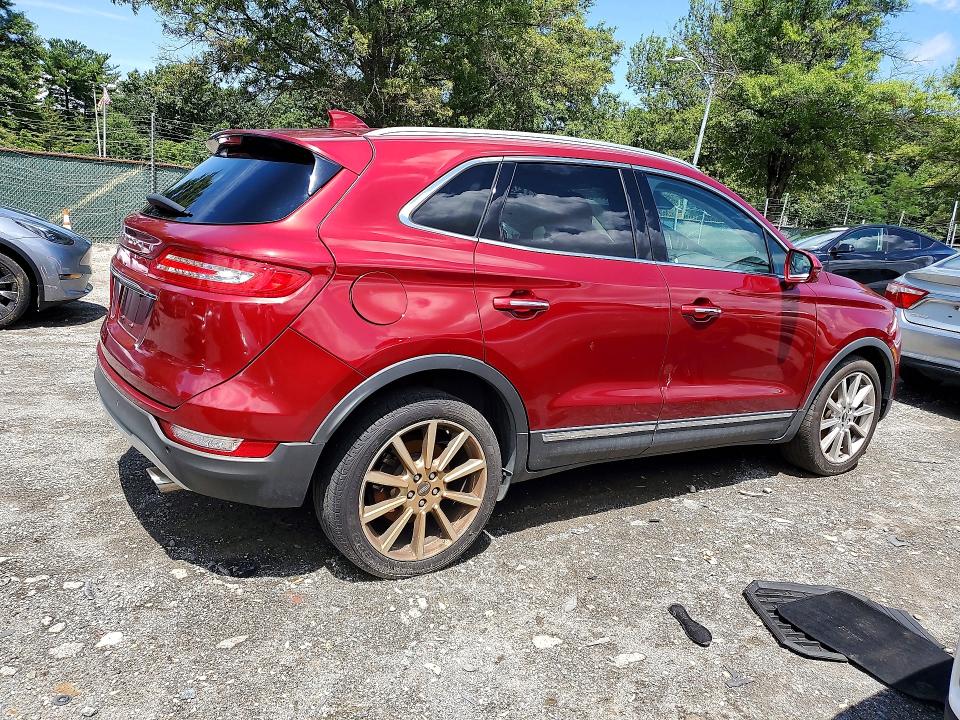 63642176 :رقم المزاد ، 5LMCJ3C97KUL50252 vin ، 2019 Lincoln Mkc مزاد بيع