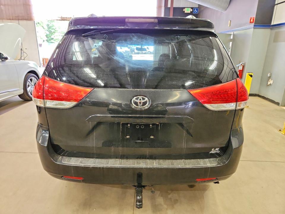 Продажа на аукционе авто 2011 Toyota Sienna, vin: 5TDJK3DC9BS029548, номер лота: 64892766
