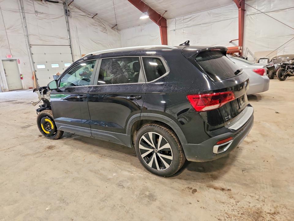 64962706 :رقم المزاد ، 3VVWX7B24NM046157 vin ، 2022 Volkswagen Taos مزاد بيع