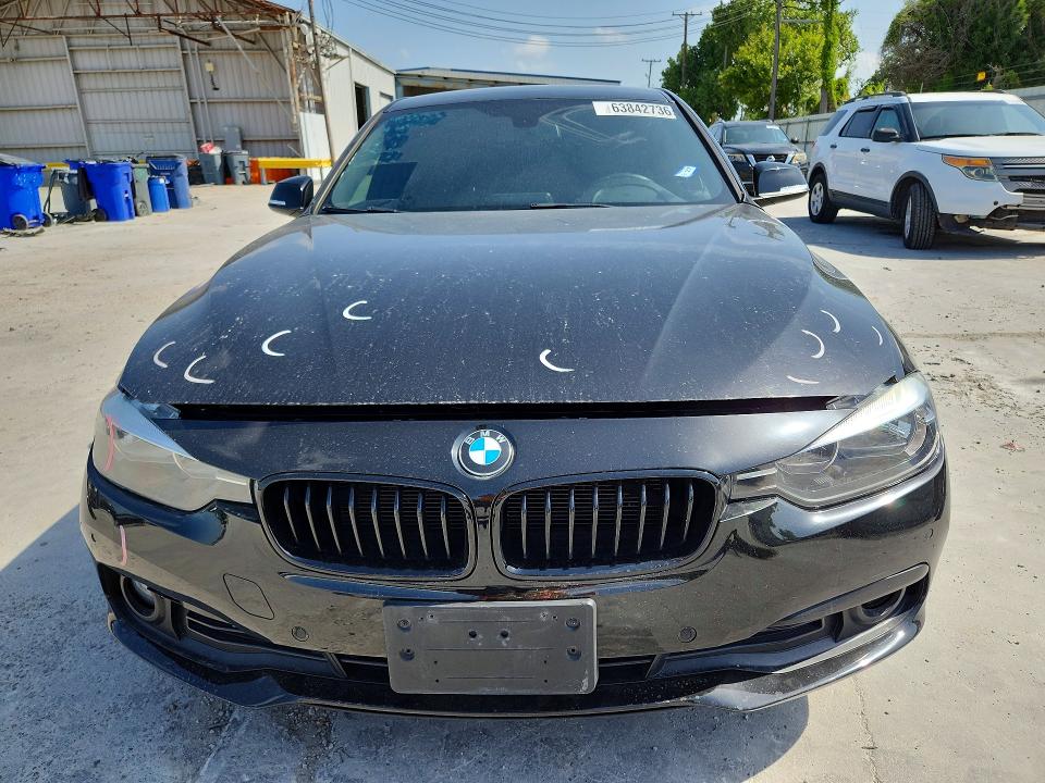 63842736 :رقم المزاد ، WBA8E1G39HNU16666 vin ، 2017 Bmw 320 مزاد بيع