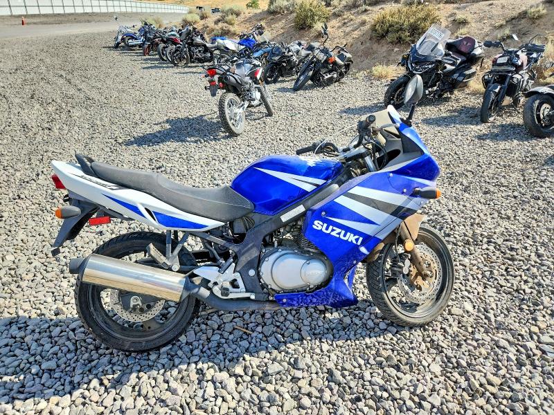64133676 :رقم المزاد ، VTTGM51A642101283 vin ، 2004 Suzuki Gs500 مزاد بيع