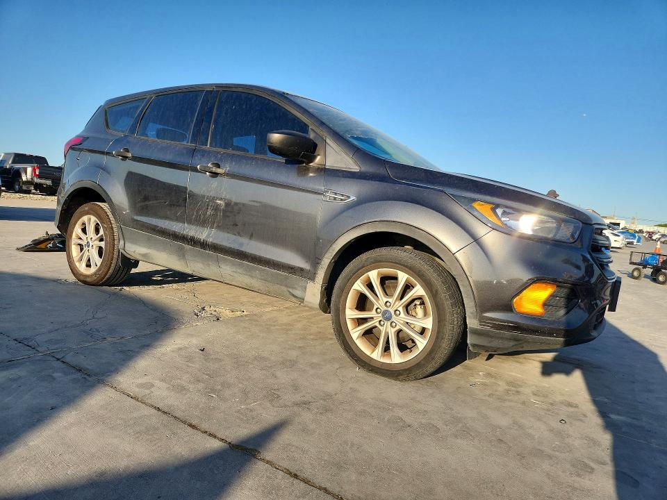 64749936 :رقم المزاد ، 1FMCU0F70KUB00970 vin ، 2019 Ford Escape مزاد بيع