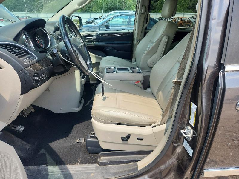 2016 Chrysler Town & Country მანქანა იყიდება აუქციონზე, vin: 2C4RC1BGXGR247881, აუქციონის ნომერი: 63506166