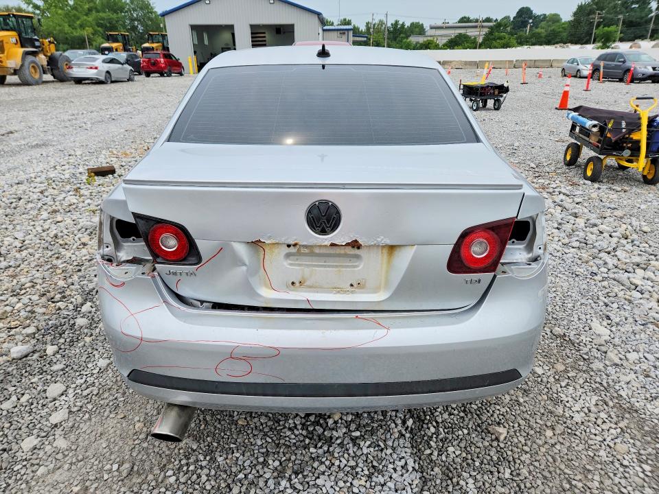 Продаж на аукціоні авто 2010 Volkswagen Jetta, vin: 3VWAL7AJXAM051478, номер лоту: 64560686