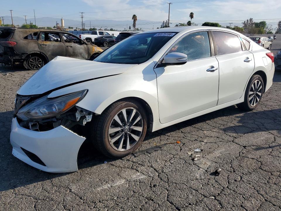 2016 Nissan Altima მანქანა იყიდება აუქციონზე, vin: 1N4AL3AP1GC243727, აუქციონის ნომერი: 66575156