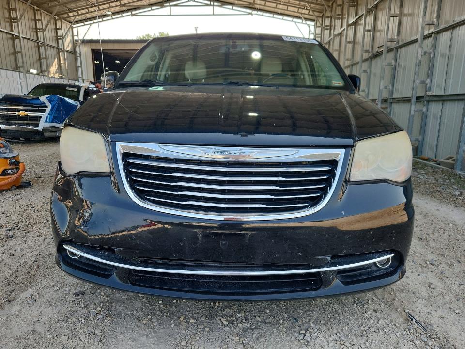 64213136 :رقم المزاد ، 2C4RC1BG7DR555229 vin ، 2013 Chrysler Town & Country مزاد بيع