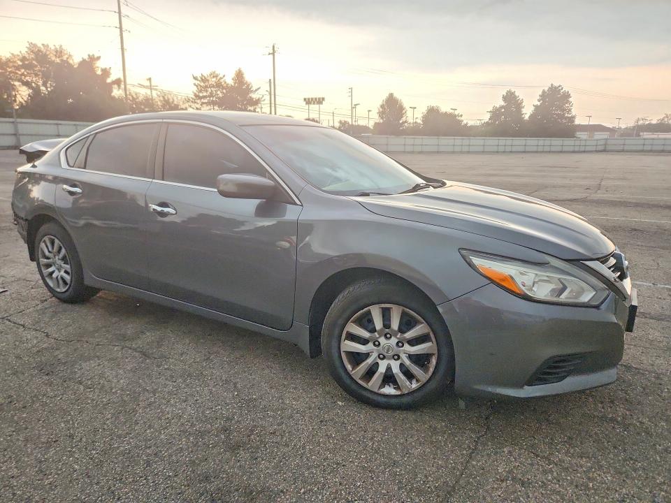 Продажа на аукционе авто 2017 Nissan Altima, vin: 1N4AL3AP2HC141872, номер лота: 63444766