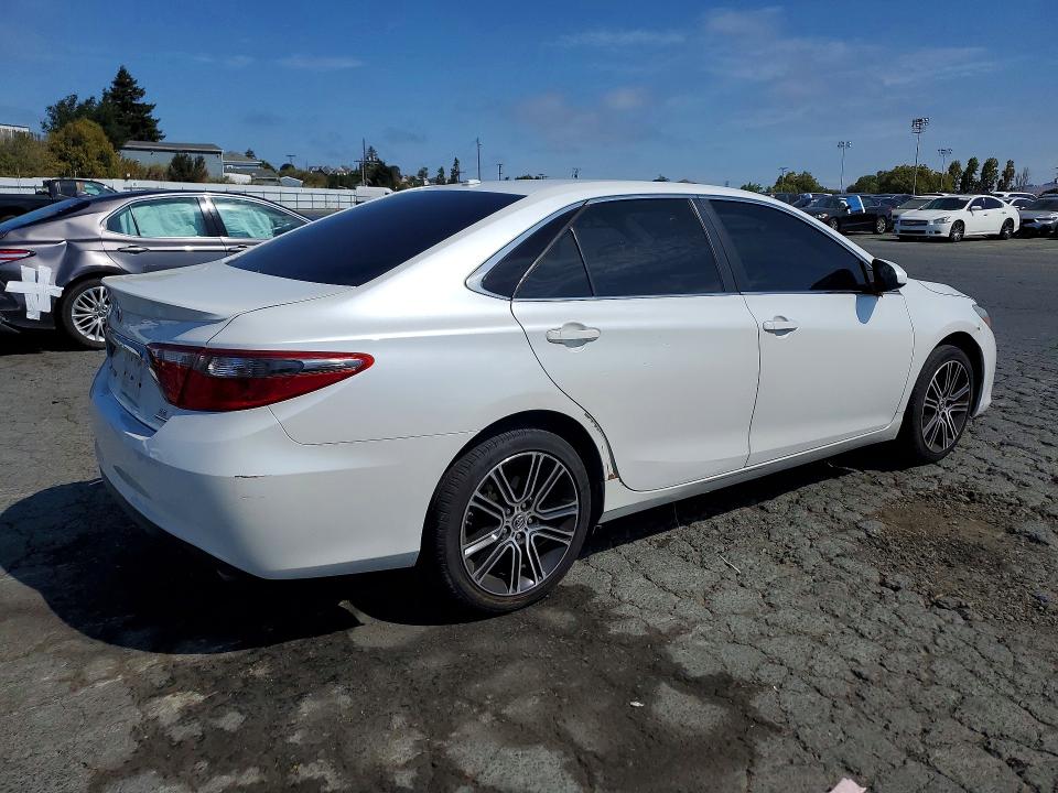2016 Toyota Camry მანქანა იყიდება აუქციონზე, vin: 4T1BF1FK7GU184552, აუქციონის ნომერი: 64375686