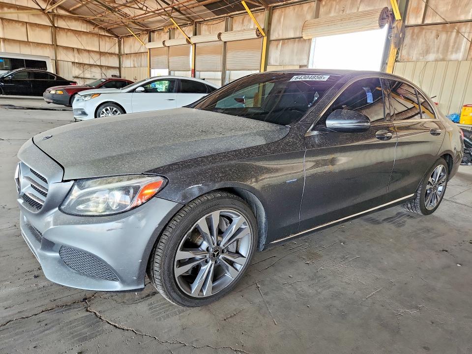 64304856 :رقم المزاد ، 55SWF4HB0JU255609 vin ، 2018 Mercedes-benz C مزاد بيع