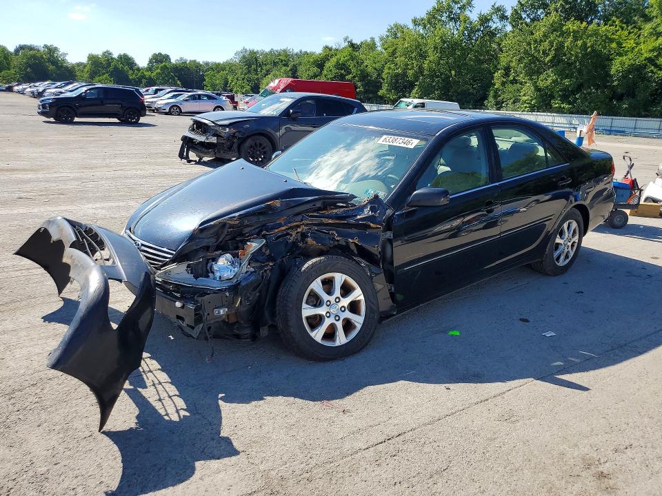 63387346 :رقم المزاد ، 4T1BF30K05U617808 vin ، 2005 Toyota Camry مزاد بيع