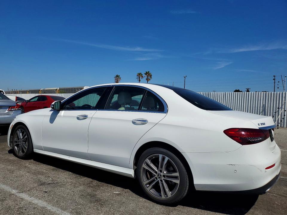 Продажа на аукционе авто 2022 Mercedes-benz E, vin: W1KZF8DB4NB012587, номер лота: 65945496