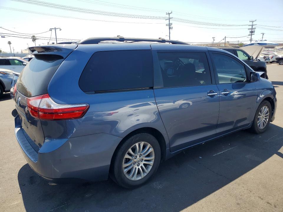 64017536 :رقم المزاد ، 5TDYK3DC9FS625585 vin ، 2015 Toyota Sienna مزاد بيع
