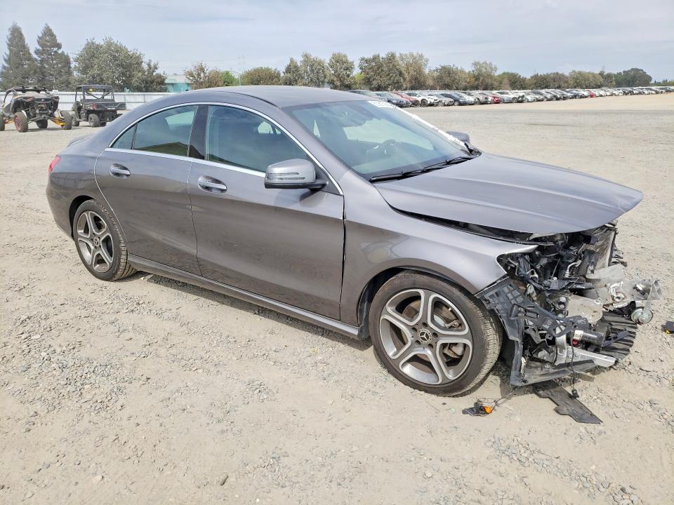 67061396 :رقم المزاد ، WDDSJ4EB9JN598302 vin ، 2018 Mercedes-benz Cla مزاد بيع
