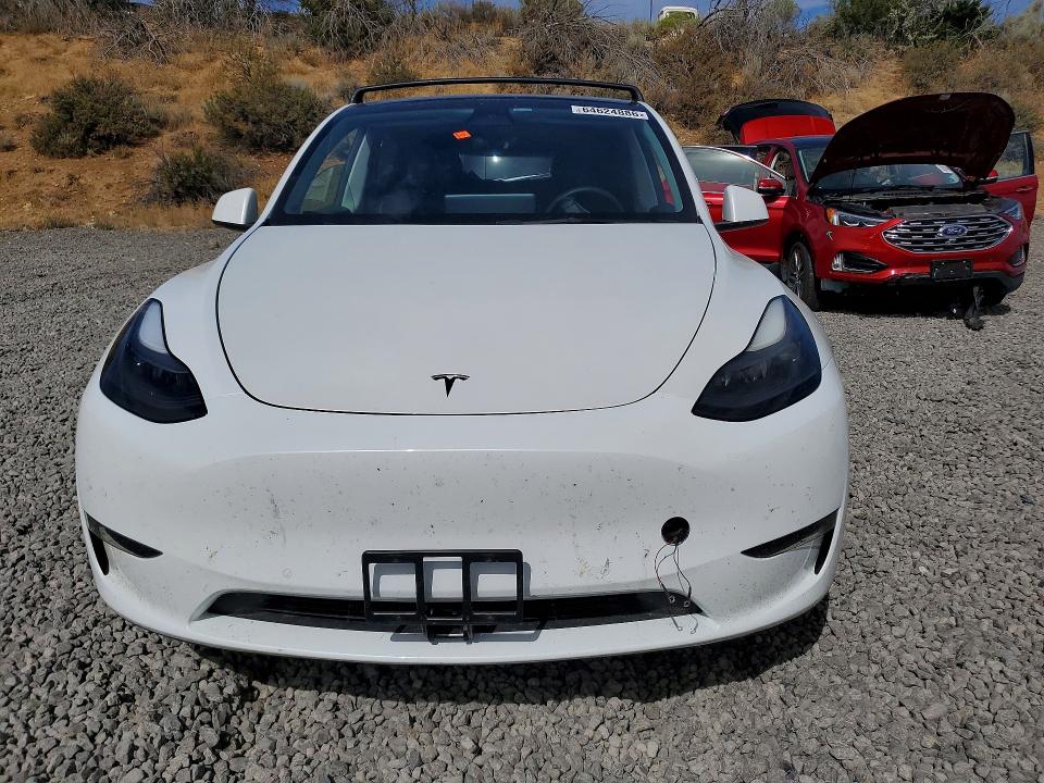 64624886 :رقم المزاد ، 7SAYGAEE8NF524419 vin ، 2022 Tesla Model Y مزاد بيع