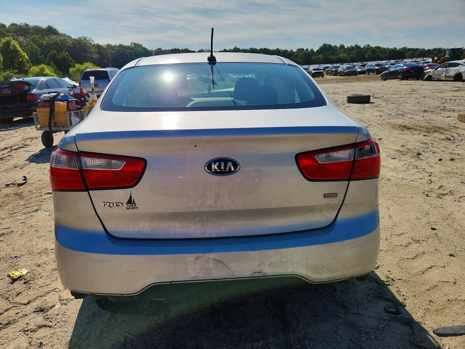 66156336 :رقم المزاد ، KNADM4A33F6485050 vin ، 2015 Kia Rio مزاد بيع