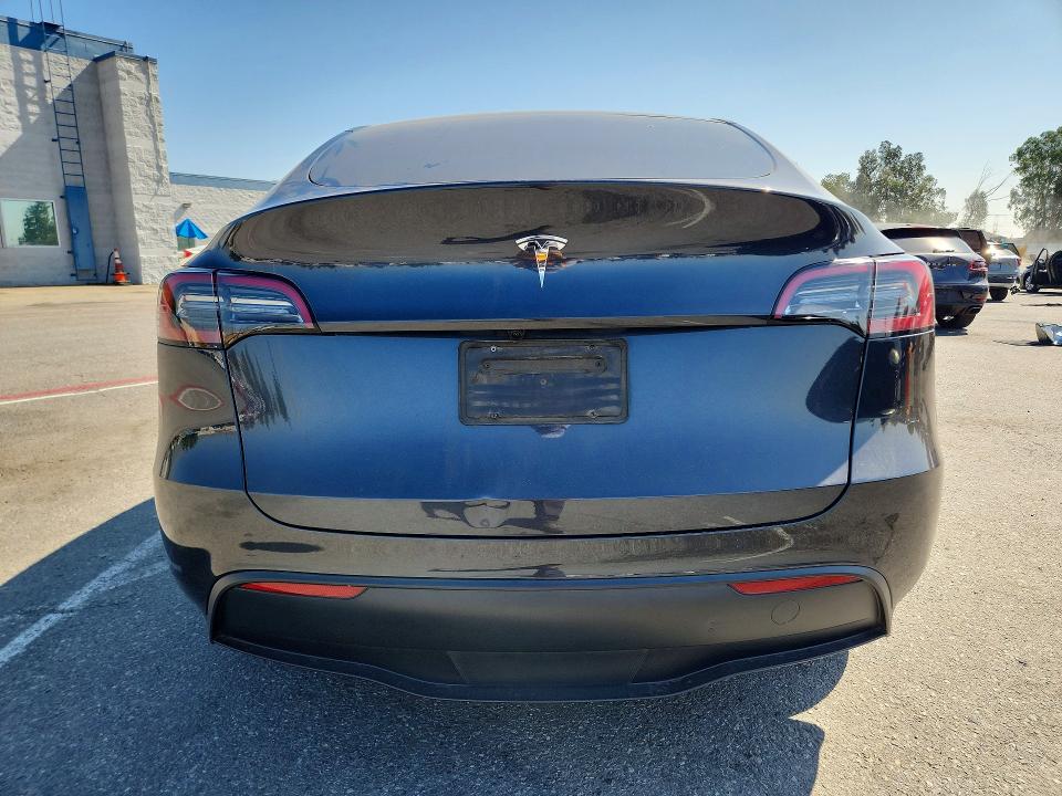 64772966 :رقم المزاد ، 7SAYGDED3SF276598 vin ، 2025 Tesla Model Y مزاد بيع